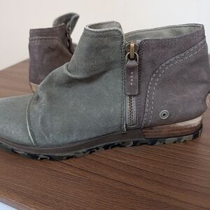 Green and Brown Ankle Boots with Camo Sole